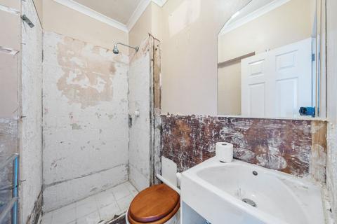 undefined, Commercial Road, London E14
