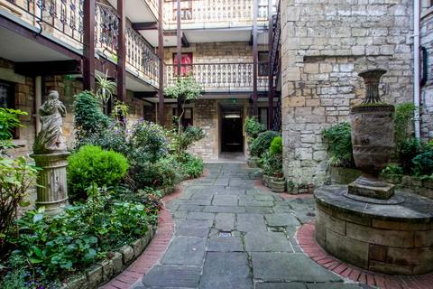 2 bedroom flat to rent, Grove Street, Bath, BA2