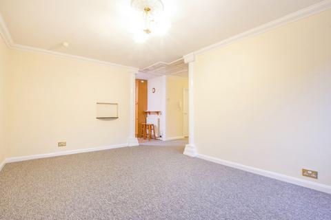 2 bedroom flat to rent, Grove Street, Bath, BA2