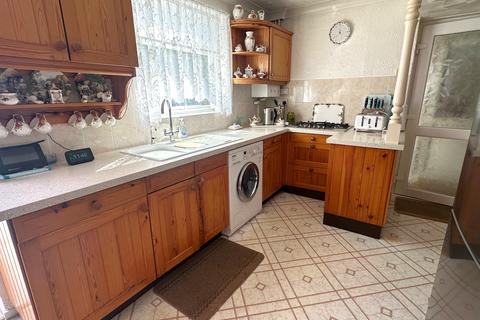 3 bedroom semi-detached house for sale, Rosebery Avenue, Hythe