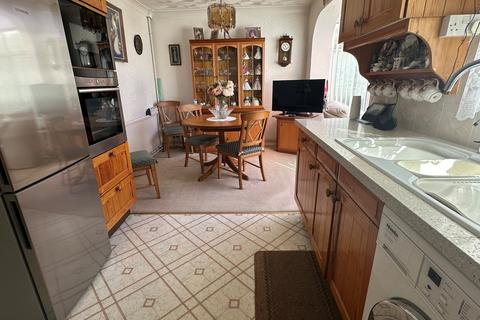 3 bedroom semi-detached house for sale, Rosebery Avenue, Hythe