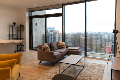 2 bedroom penthouse to rent, Queen Street, Salford, M3