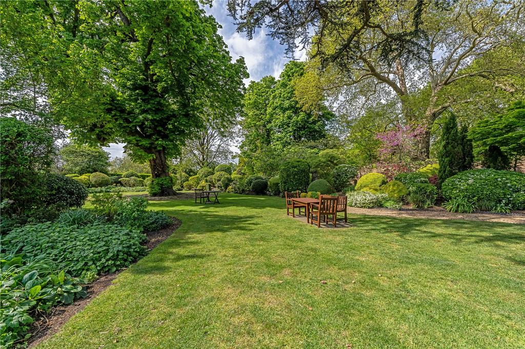 Riverside Gardens