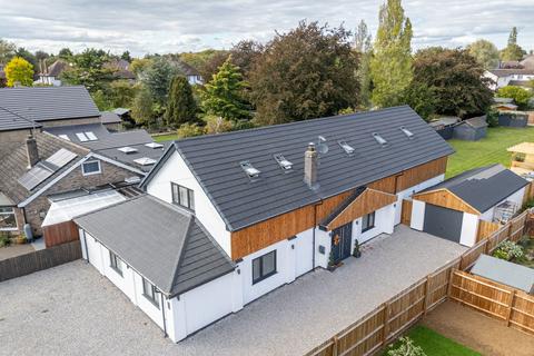5 bedroom detached house for sale, Poplars Farm Road, KETTERING NN15
