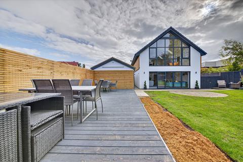5 bedroom detached house for sale, Poplars Farm Road, KETTERING NN15