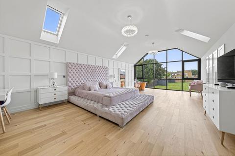 Poplars Farm Road, KETTERING NN15