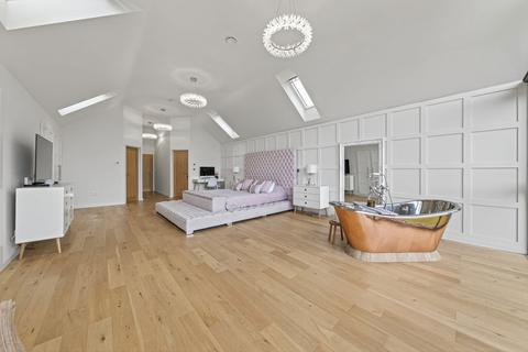 5 bedroom detached house for sale, Poplars Farm Road, KETTERING NN15