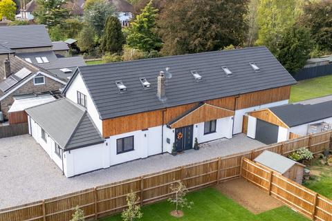 5 bedroom detached house for sale, Poplars Farm Road, KETTERING NN15