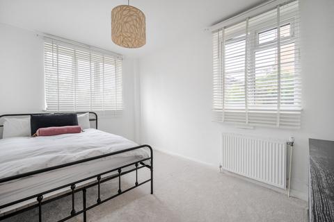 2 bedroom apartment for sale, Elmers End Road, London