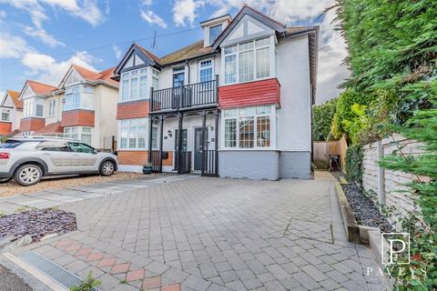 Pole Barn Lane, Frinton-On-Sea