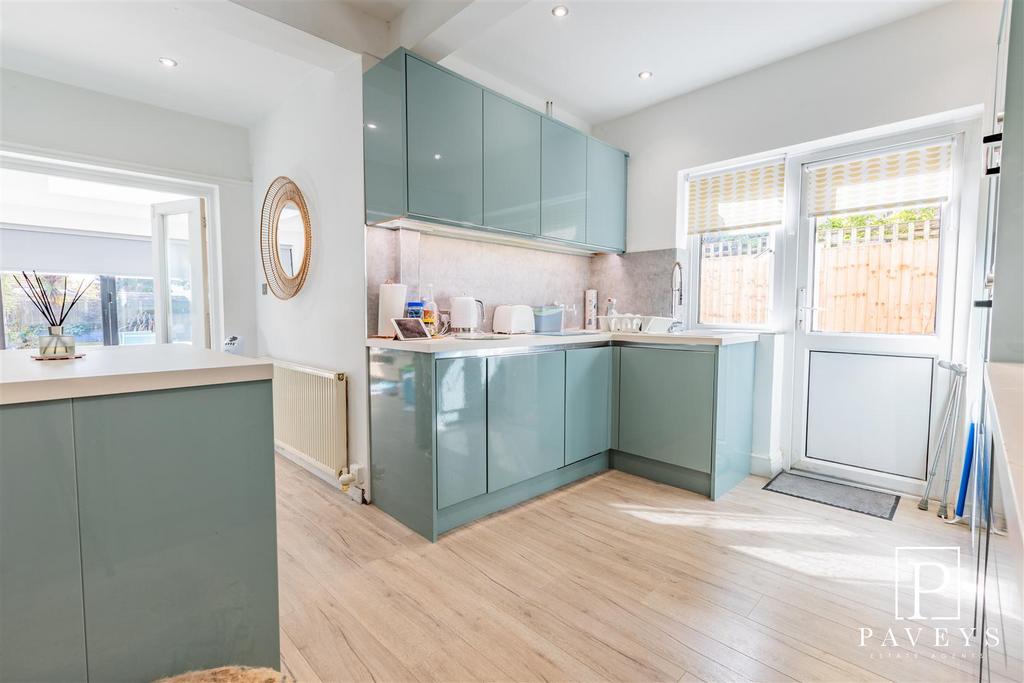 Kitchen breakfast room
