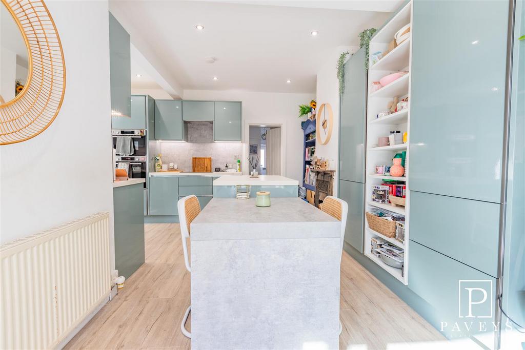 Kitchen breakfast room
