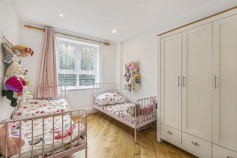 2 bedroom apartment for sale, Seven Kings Way, Kingston Upon Thames KT2