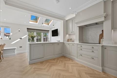 14 Mascalls Lane, Brentwood, CM14 5LR