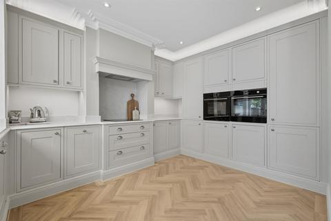 14 Mascalls Lane, Brentwood, CM14 5LR
