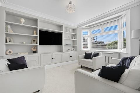 14 Mascalls Lane, Brentwood, CM14 5LR