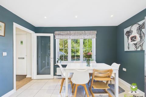 17 Flagstone Crescent, Chineham, Basingstoke, RG24 8DG