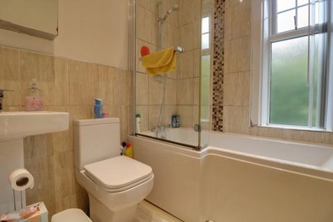 3 bedroom end of terrace house for sale, Norristhorpe Lane, Liversedge, West Yorkshire, WF15