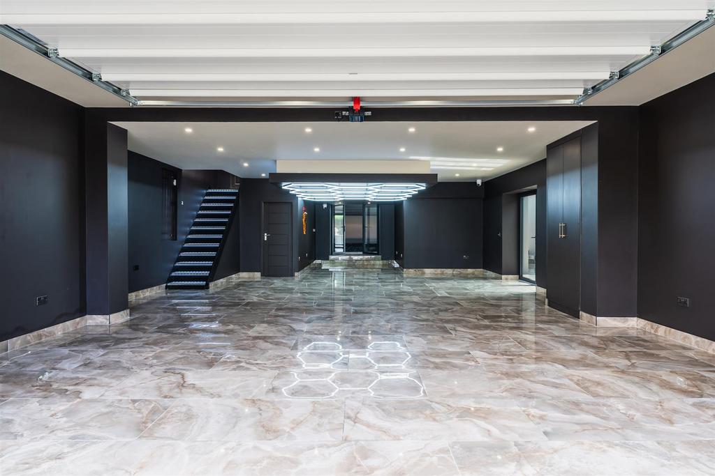 Triple Garage