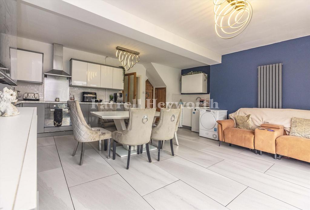 Kitchen f
