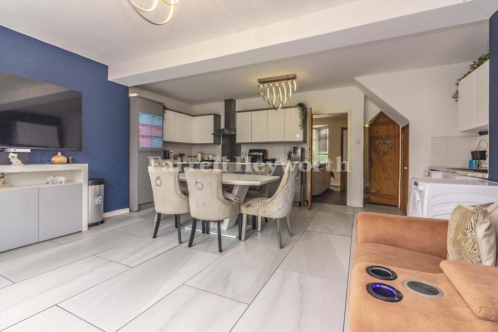 Kitchen e