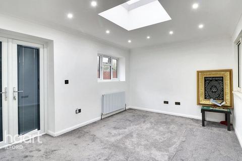 undefined, Daffodil Gardens, Ilford