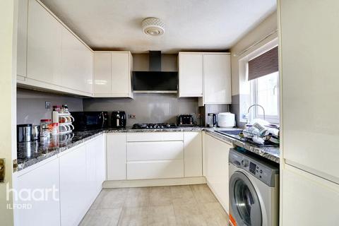 Daffodil Gardens, Ilford
