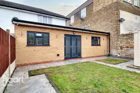 undefined, Daffodil Gardens, Ilford