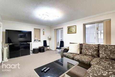 Daffodil Gardens, Ilford