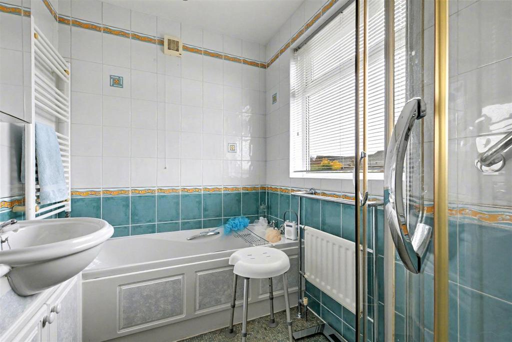 Bathroom 2.jpeg