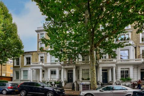 Studio to rent, Marloes Road, Kensington, London, W8