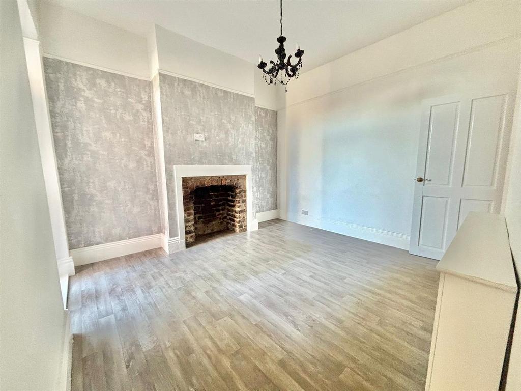 Dining/ Living Room