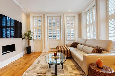 2 bedroom flat for sale, Abingdon Road, W8