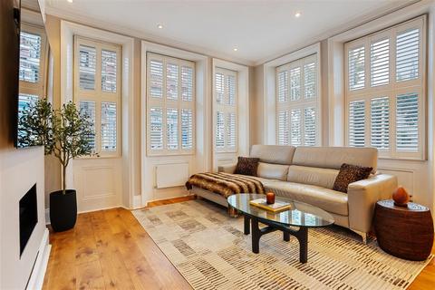 2 bedroom flat for sale, Abingdon Road, W8