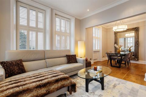 2 bedroom flat for sale, Abingdon Road, W8