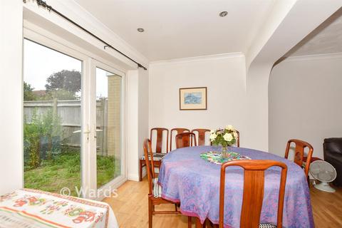 4 bedroom chalet for sale, Collingwood Road, St Margarets-At-Cliffe, Dover, Kent