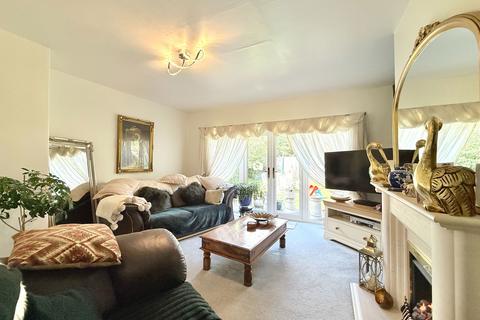undefined, Dovedale Avenue, Shirley