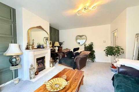 undefined, Dovedale Avenue, Shirley