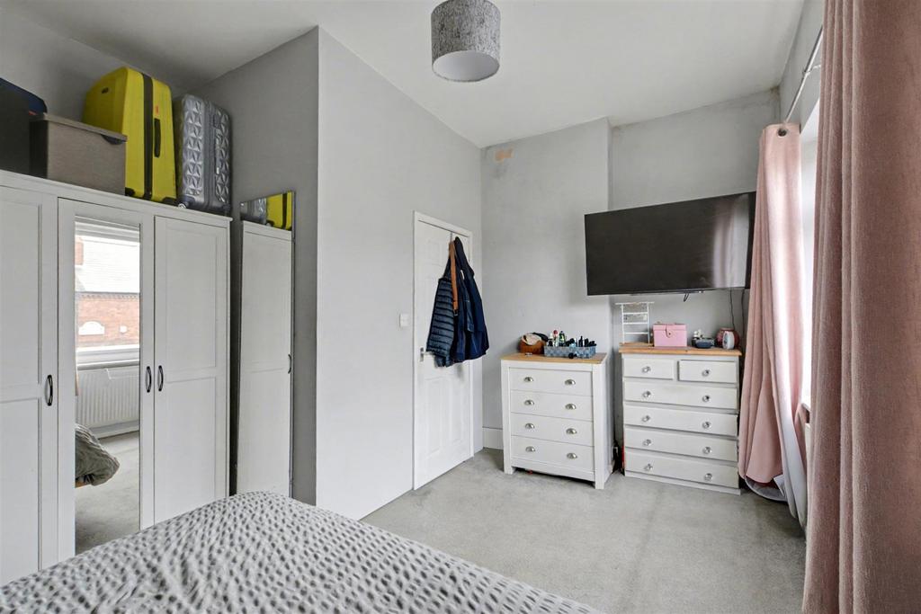 Bedroom 1 1.jpeg
