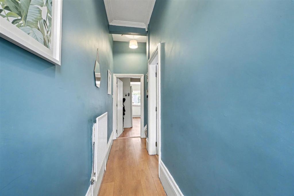 Hallway 2.jpeg