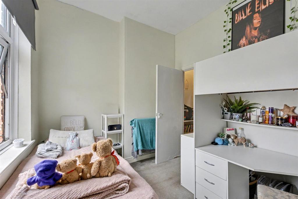Bedroom 2 2.jpeg