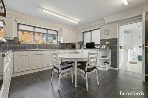 4 bedroom detached house for sale, Rayleigh Road, Hutton, CM13