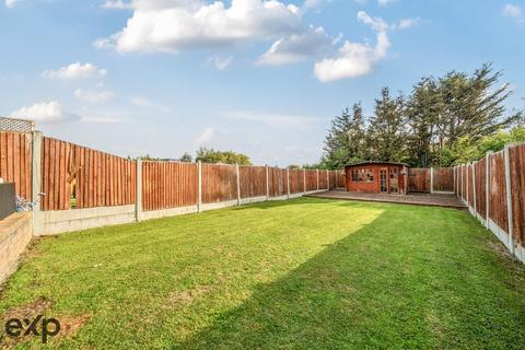 3 bedroom semi-detached house for sale, Moray Way, Romford RM1