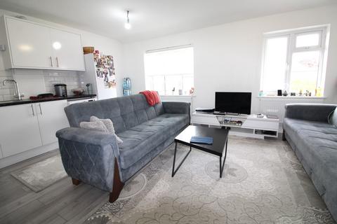 2 bedroom flat to rent, Park Road, Enfield