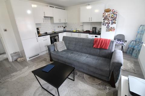 2 bedroom flat to rent, Park Road, Enfield