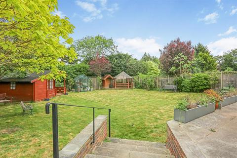 undefined, Southway, Carshalton SM5