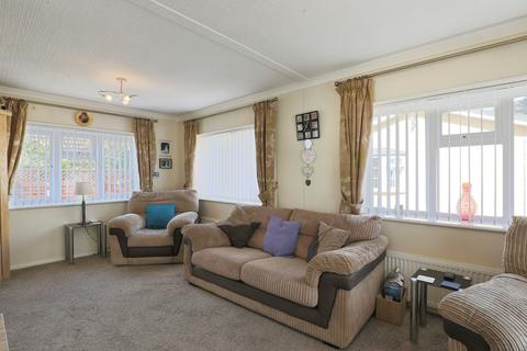 2 bedroom park home for sale, Stratford-upon-Avon, Warwickshire, CV37