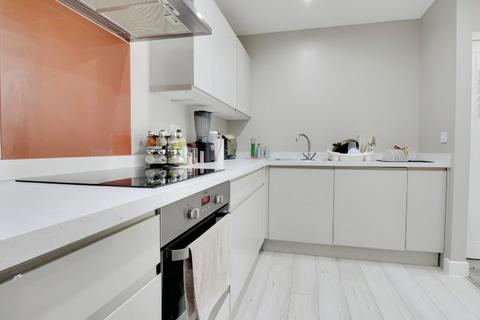 2 bedroom apartment for sale, Victoria Avenue, Southend-on-Sea, SS2