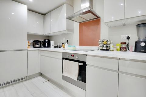 2 bedroom apartment for sale, Victoria Avenue, Southend-on-Sea, SS2