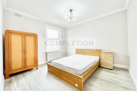 2 bedroom flat for sale, Cedars Avenue, Walthamstow E17